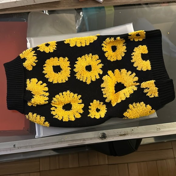 NWT! Shaya pets sunflower sweater sz large